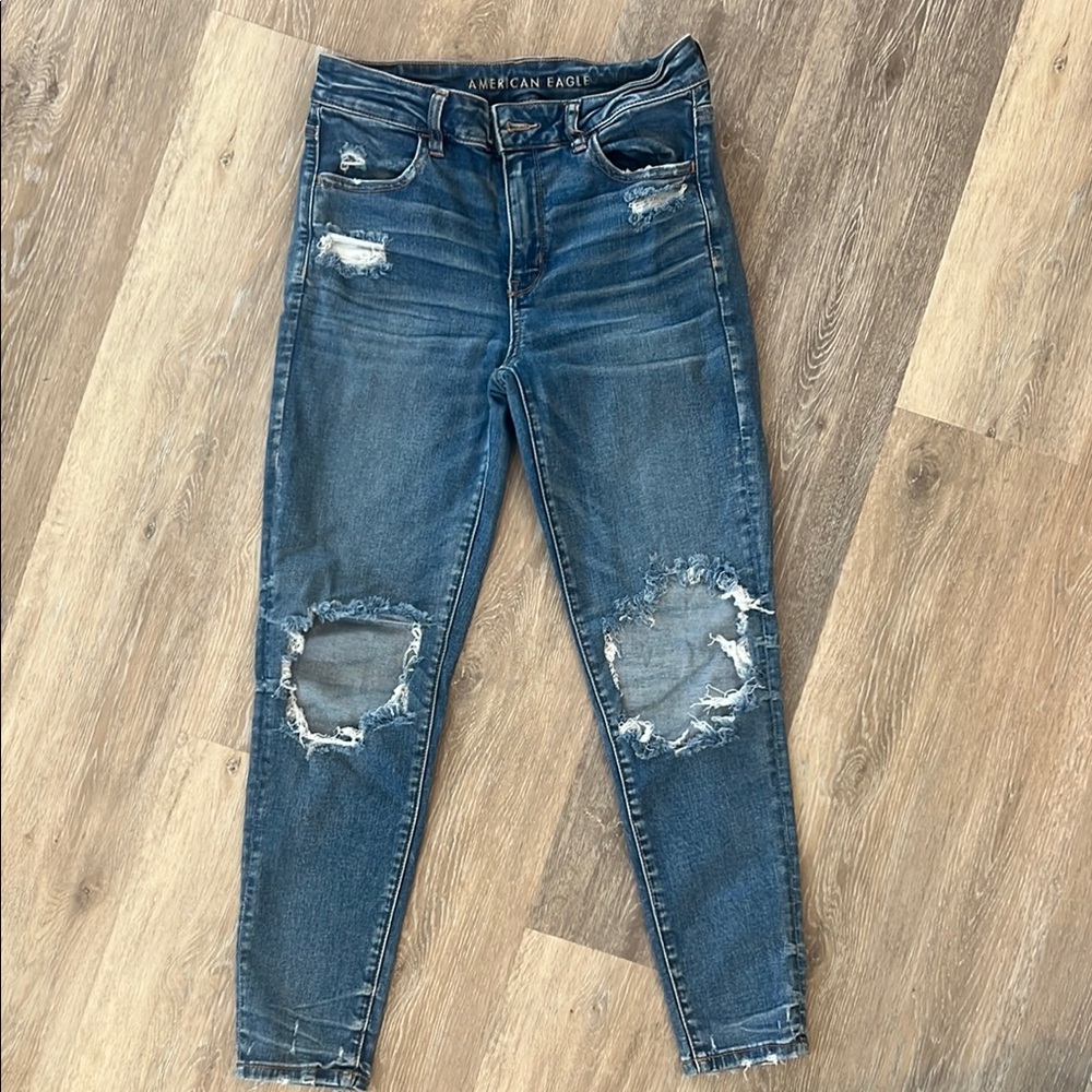 American Eagle Outfitters Women's Distressed Blue Jeans